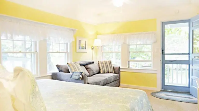 デラックスの４人部屋, 2 River Road Inn Cottages