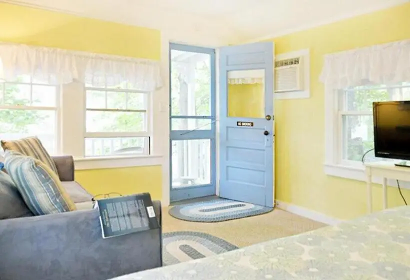 デラックスの４人部屋, 2 River Road Inn Cottages
