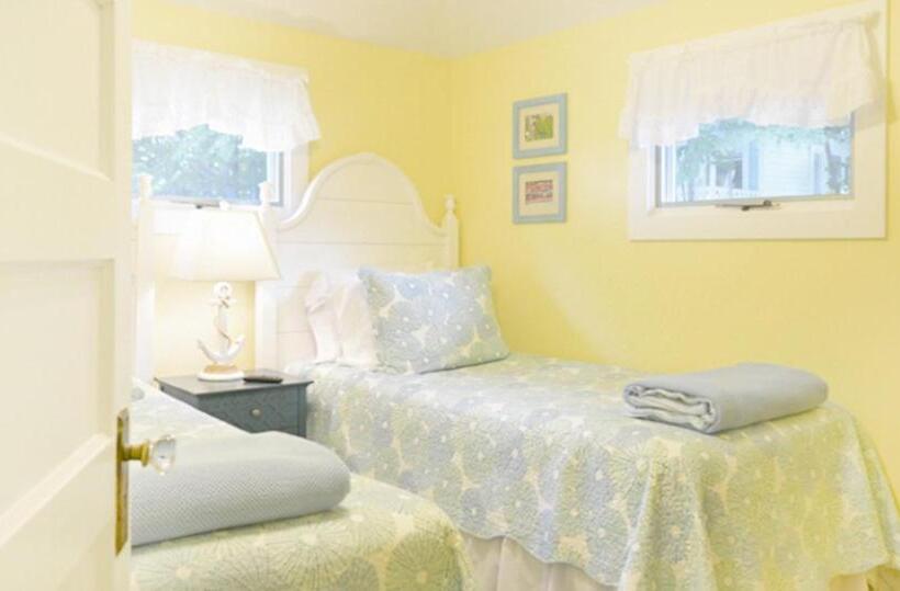 غرفة قياسية رباعية, 2 River Road Inn Cottages