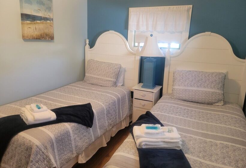 غرفة قياسية رباعية, 2 River Road Inn Cottages