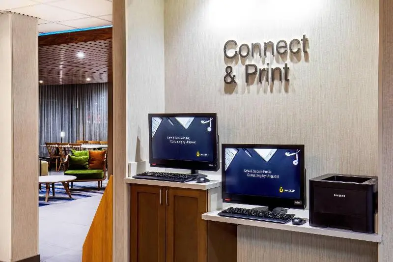 キングサイズベッドのスイートルーム, Fairfield Inn & Suites By Marriott Mcpherson