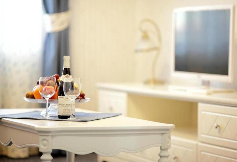 סוויטה, Knyazhyi Dvir