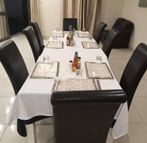 اتاق استاندارد, Tsumeb Guesthouse Kamho