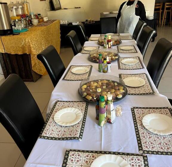 اتاق استاندارد, Tsumeb Guesthouse Kamho