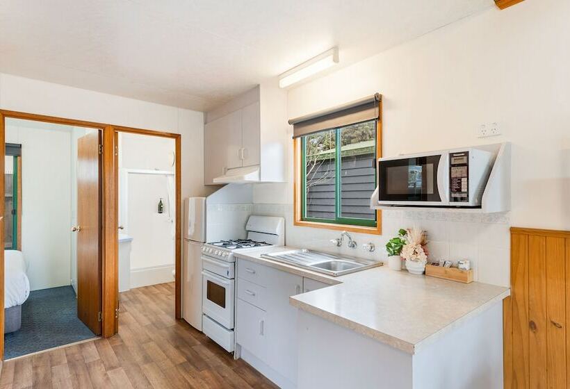 小室, Tasman Holiday Parks Geelong