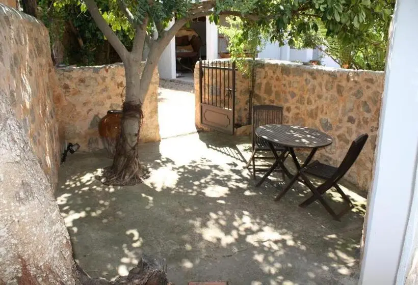 Standard-invahuone, Agroturismo Can Pere Sord