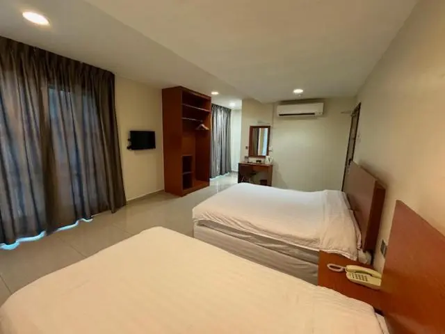 Chambre Triple Supérieure, Aeton