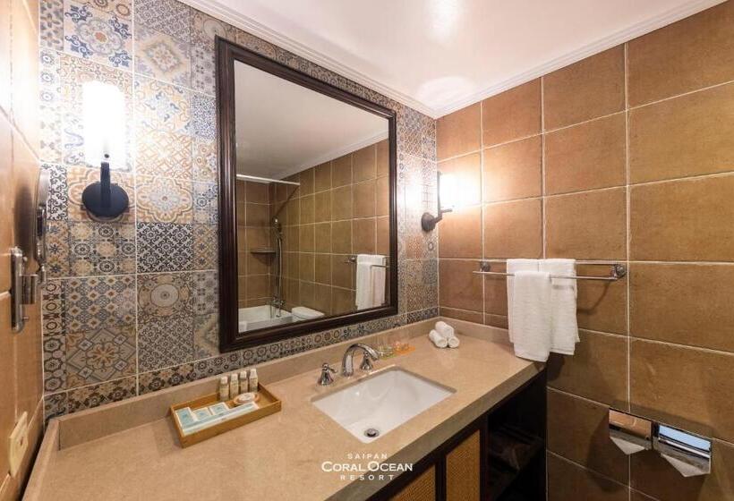 オーシャンビューデラックスルーム, Coral Ocean Resort