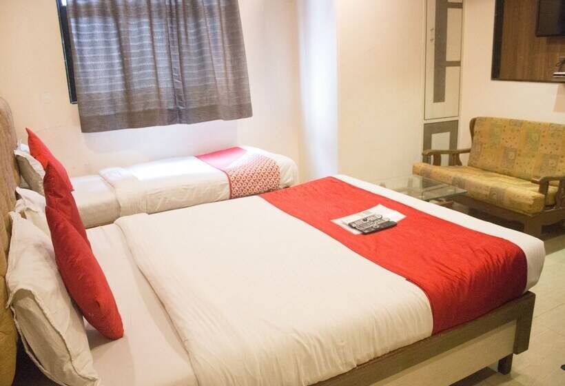 غرفة تنفيذية, Highland Residency