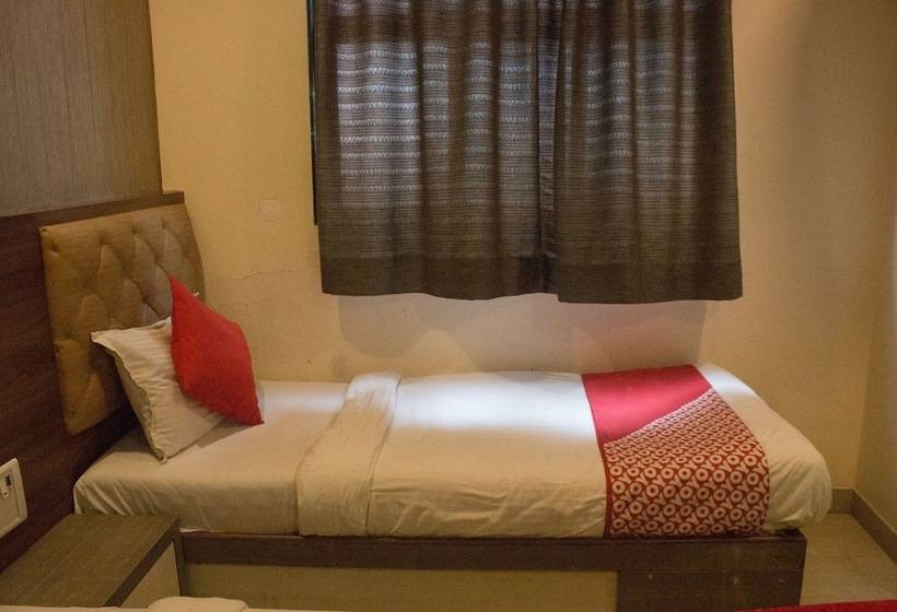 غرفة تنفيذية, Highland Residency