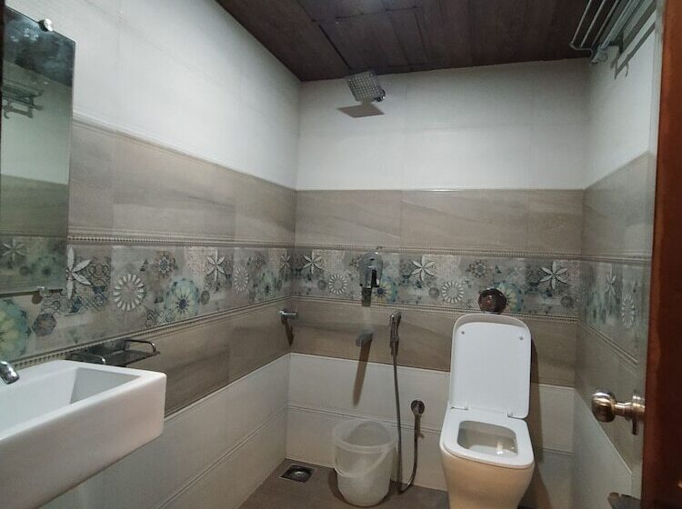 غرفة ديلوكس ثلاثية, Highland Residency