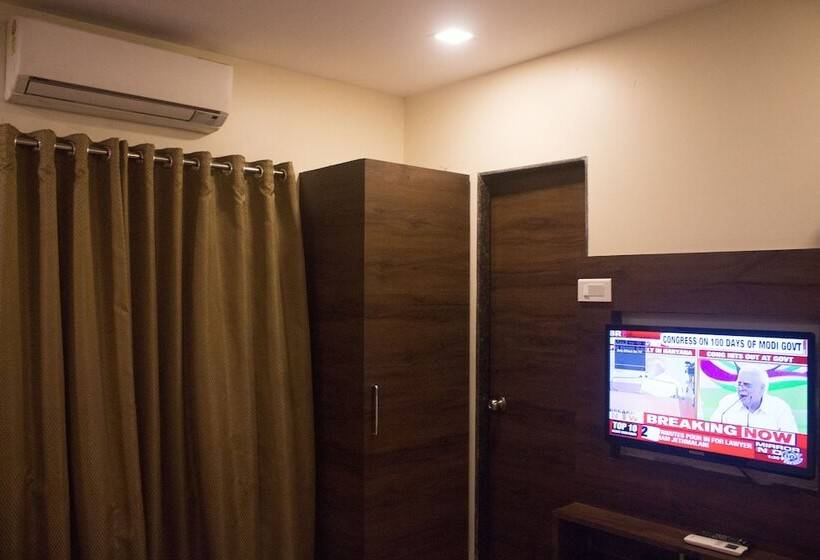 غرفة تنفيذية, Highland Residency