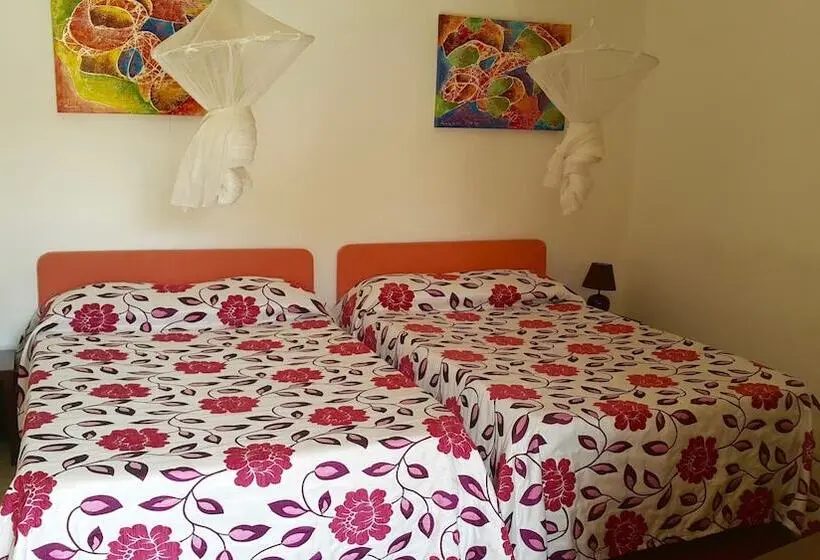 اتاق استاندارد, La Coccinelle