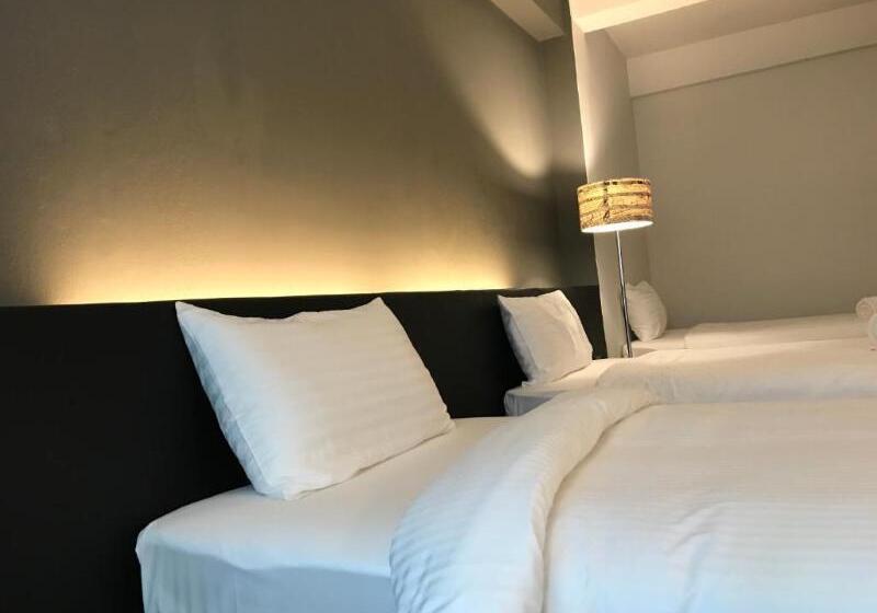 Номер Стандарт Трехместный, Shane