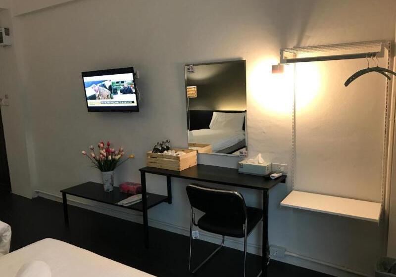 Номер Стандарт Трехместный, Shane