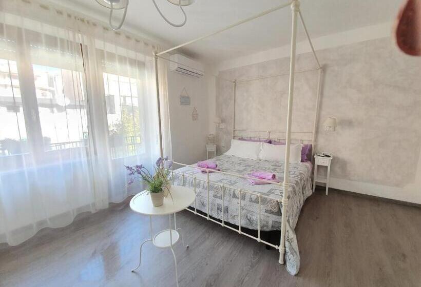 غرفة قياسية, Terry's House