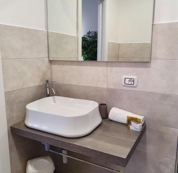 غرفة قياسية, Terry's House