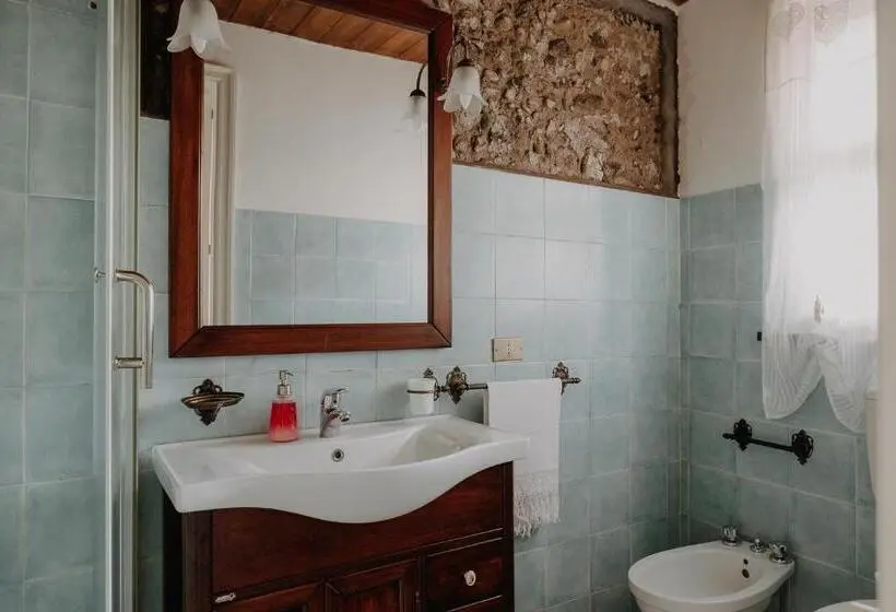 اتاق استاندارد سه نفره, La Baronessa B&b
