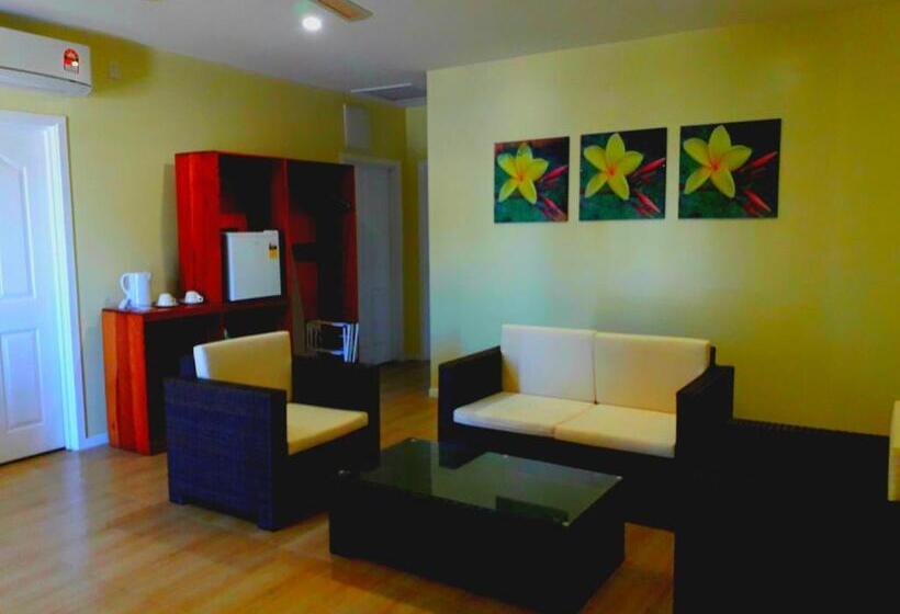 חדר סופריור לשלושה עם נוף לים, Le Uaina Beach Resort