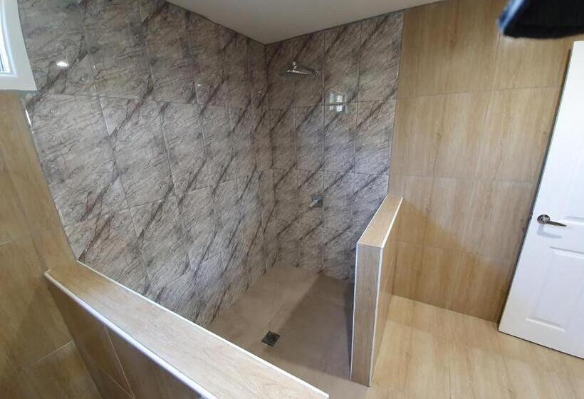 חדר סופריור לשלושה עם נוף לים, Le Uaina Beach Resort