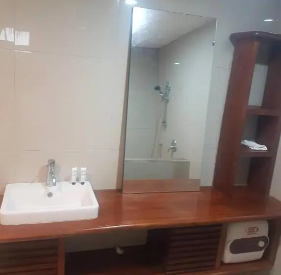 بانگلوی استاندارد, Le Uaina Beach Resort