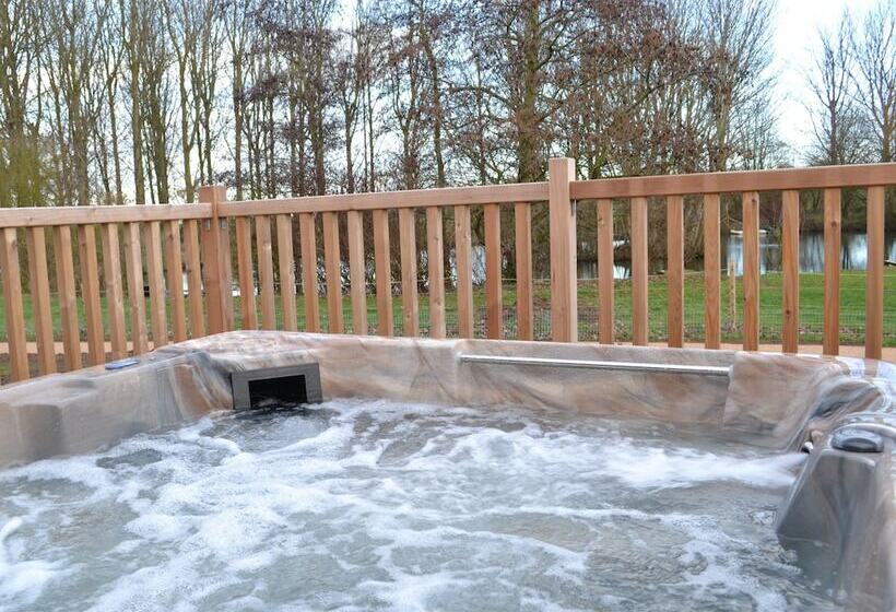 شقة ديلوكس غرفة واحدة, The Chiltern Lodges At Upper Farm Henton