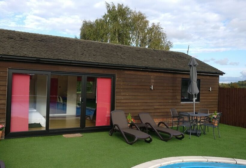 בקתת חדר, The Chiltern Lodges At Upper Farm Henton