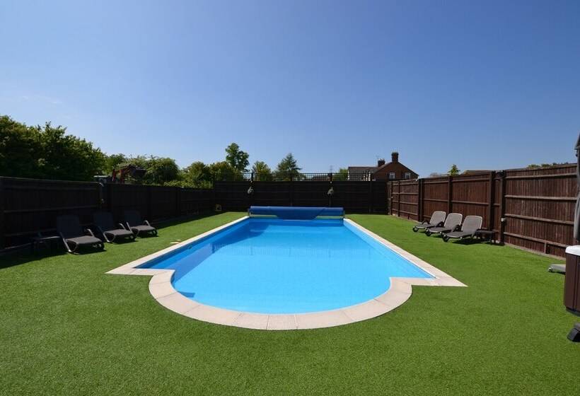 شاليه غرفة نوم واحدة, The Chiltern Lodges At Upper Farm Henton