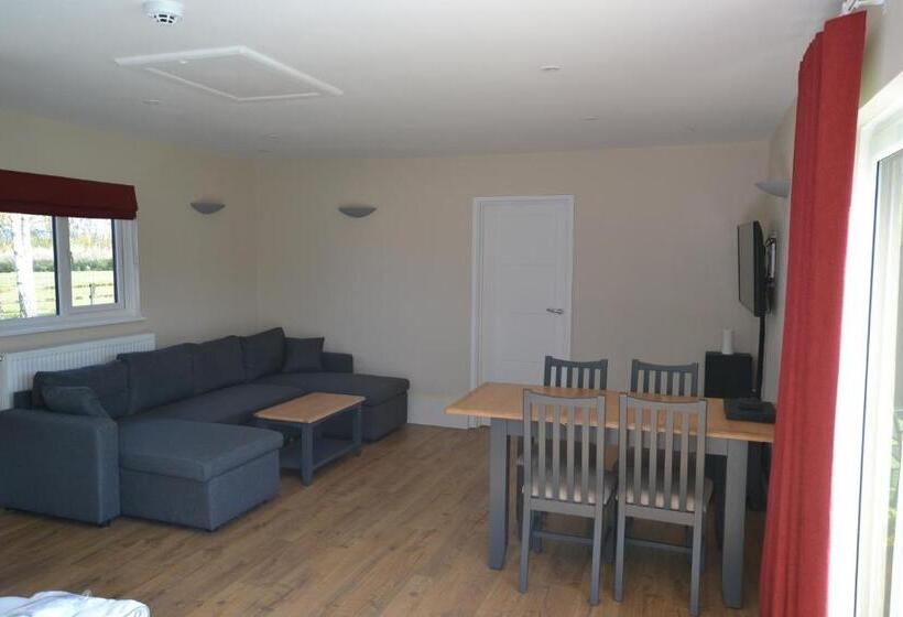 בקתת חדר, The Chiltern Lodges At Upper Farm Henton