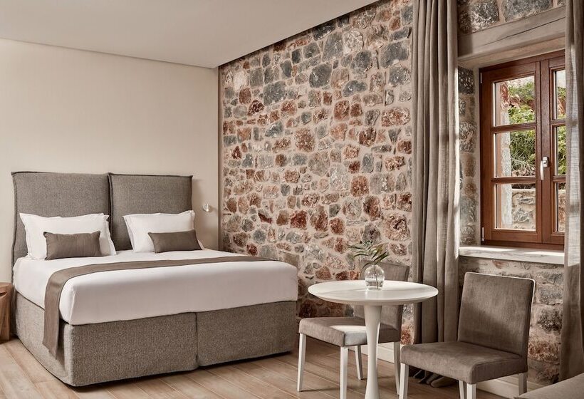 סוויטת ג'וניור םע נוף, 100 Rizes Seaside Resort  Small Luxury Hotels Of The World