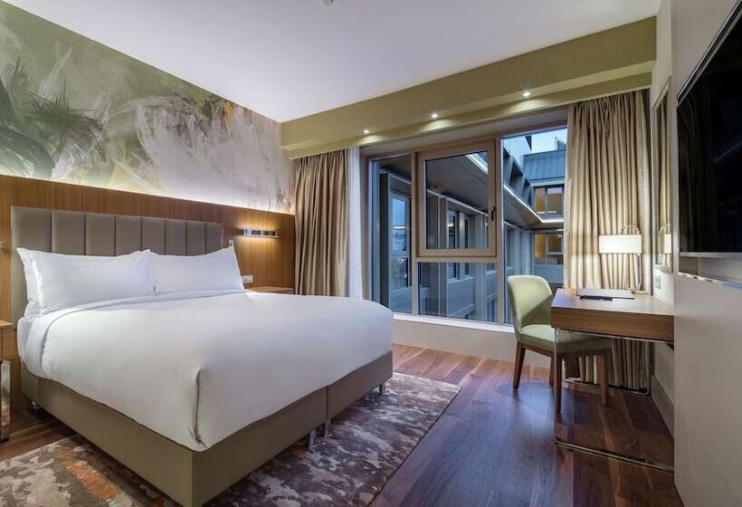 سوییت سوپریور, Doubletree By Hilton Skopje