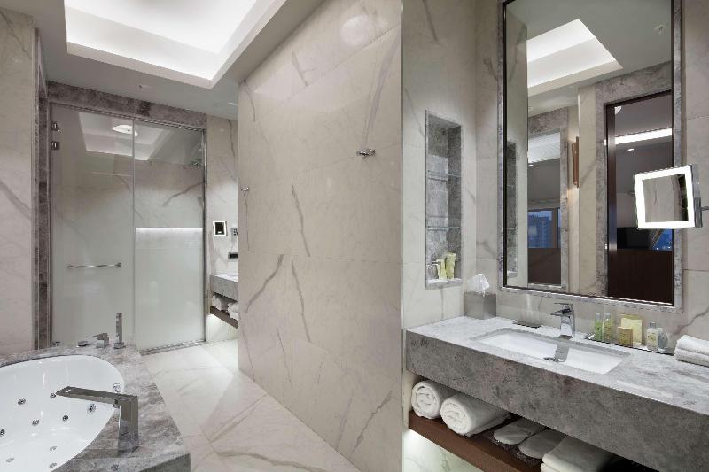 سوئیت با تخت بزرگ, Doubletree By Hilton Skopje