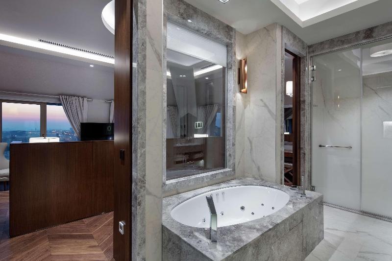 سوئیت با تخت بزرگ, Doubletree By Hilton Skopje