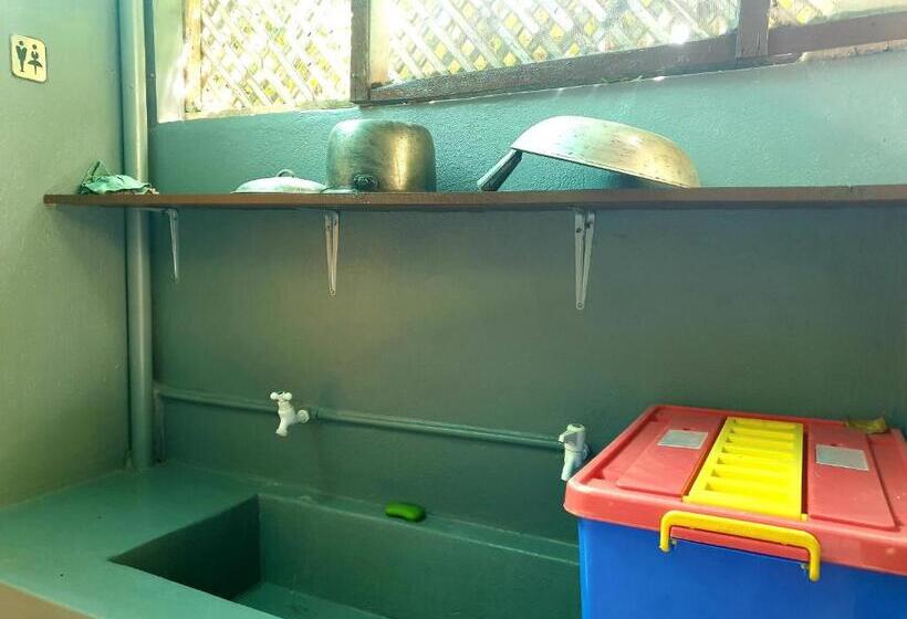 اتاق استاندارد با سرویس بهداشتی مشترک, Mj S Residences Garden