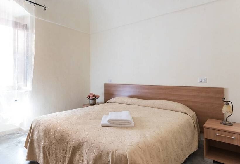 חדר משפחתי, Il Campanile