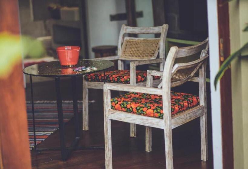 Люкс с Балконом, Aathma Colombo House