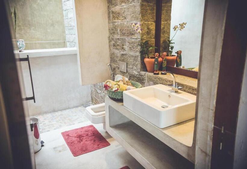 Люкс с Балконом, Aathma Colombo House