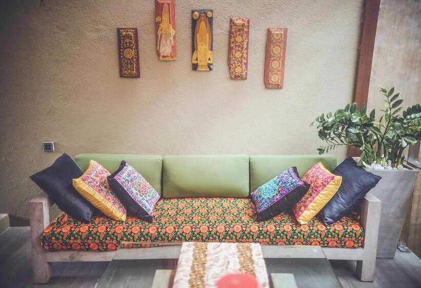 Люкс с Балконом, Aathma Colombo House