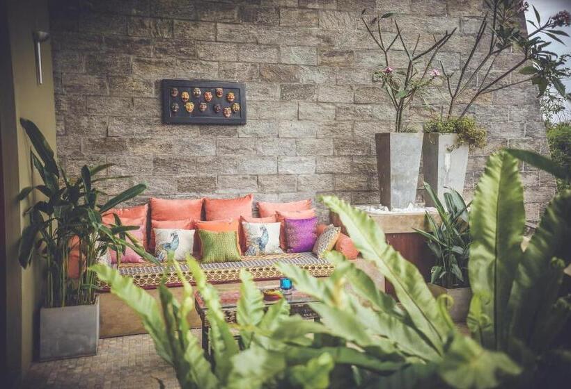 Люкс с Балконом, Aathma Colombo House