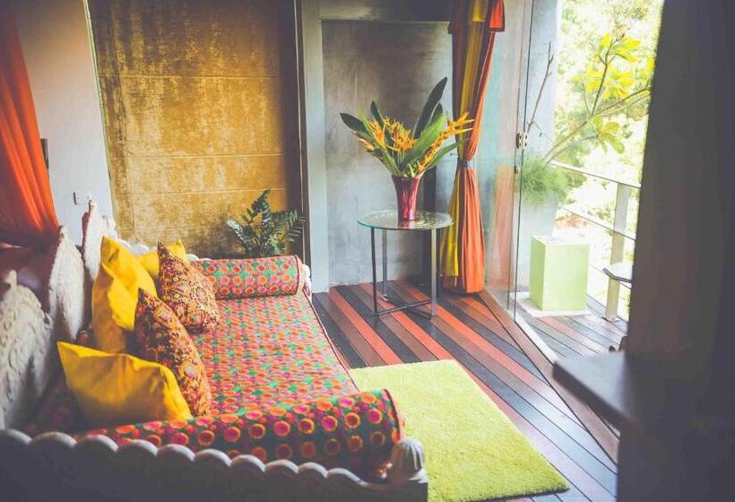 Люкс Deluxe Кровать Кинг, Aathma Colombo House