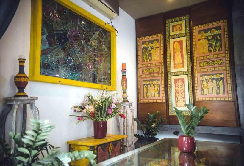 Номер Стандарт с Балконом, Aathma Colombo House