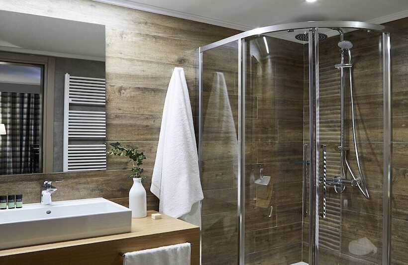 جناح جونيور, Mountrace Suites & Spa