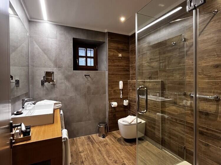 스위트, Mountrace Suites & Spa