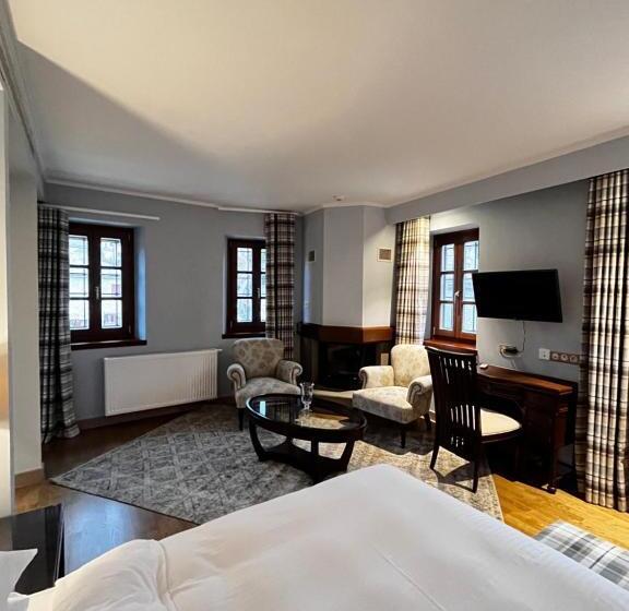 جناح, Mountrace Suites & Spa