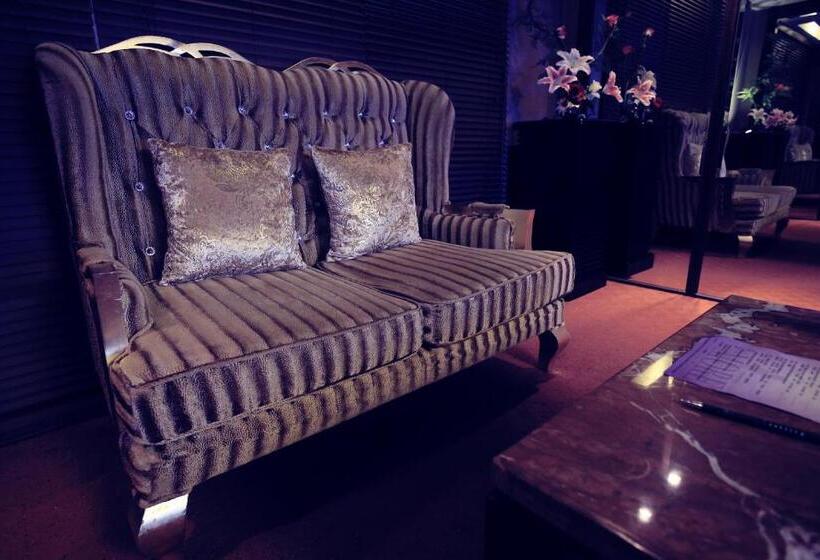 اتاق کلاس بیزنس, I More Motel