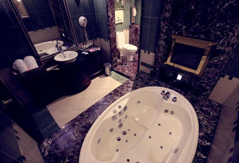 اتاق کلاس بیزنس, I More Motel