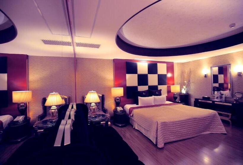 اتاق کلاس بیزنس, I More Motel