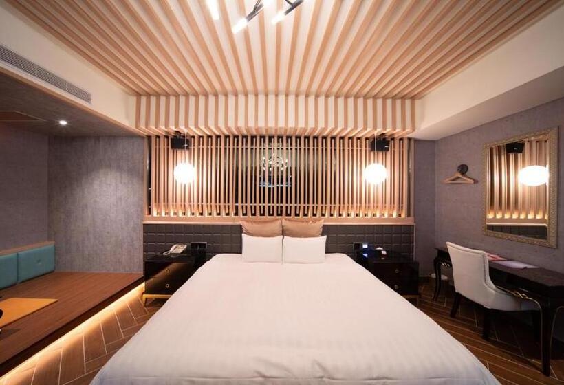 اتاق سوپریور, I More Motel