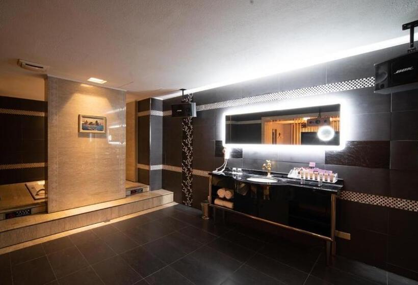 اتاق سوپریور, I More Motel