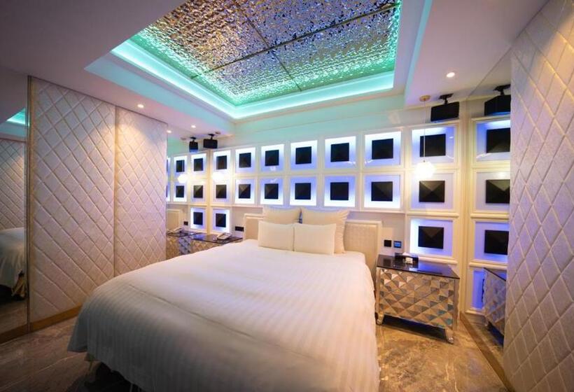 اتاق سوپریور, I More Motel